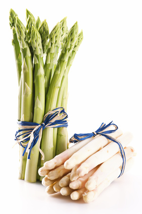 weißer und grüner Spargel